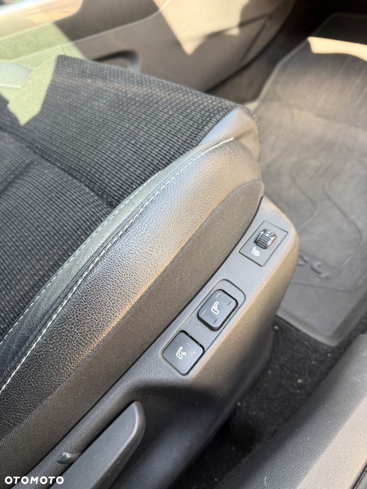 Citroën C4 HDi 150 Exclusive - 22