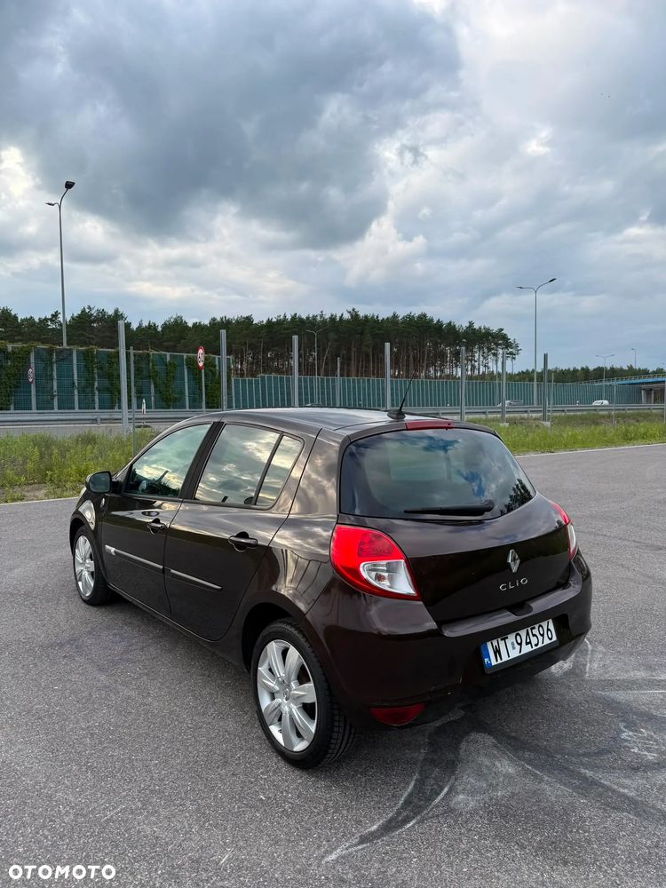 Renault Clio - 9