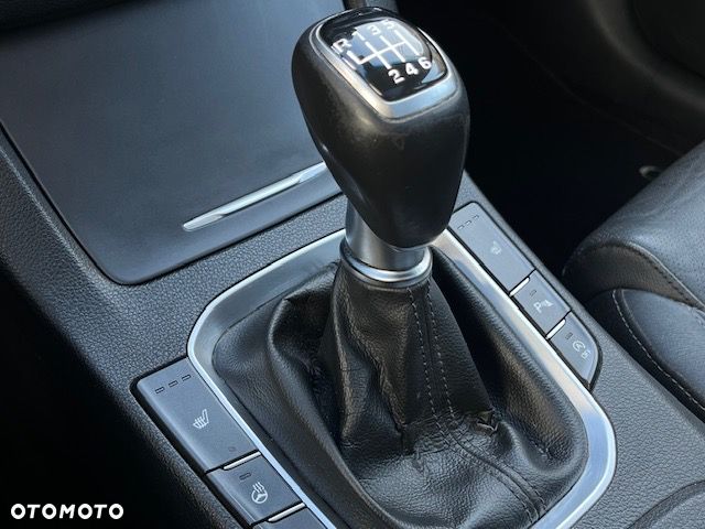 Hyundai i30 1.6 D Premiere Luxury - 16