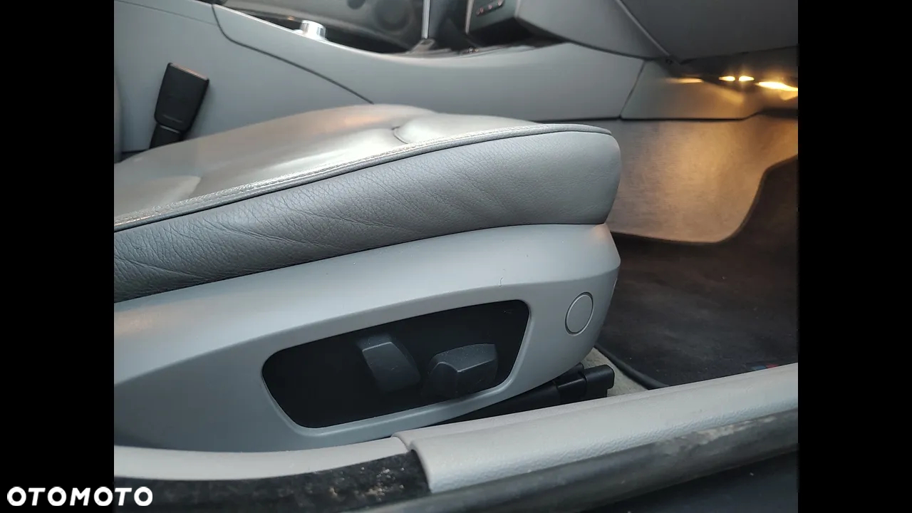 BMW Seria 3 330xi - 30