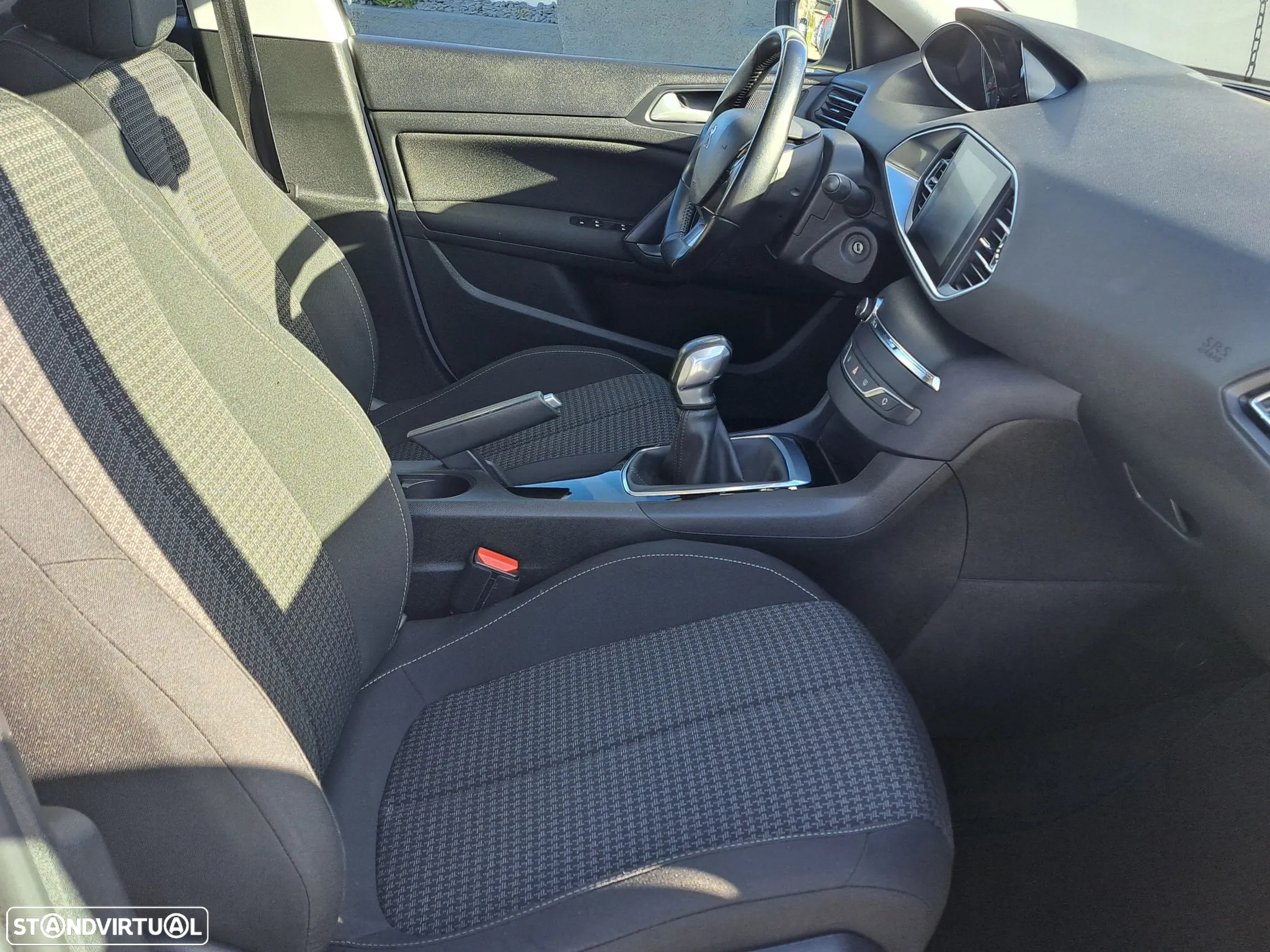 Peugeot 308 SW 1.6 BlueHDi Style - 24