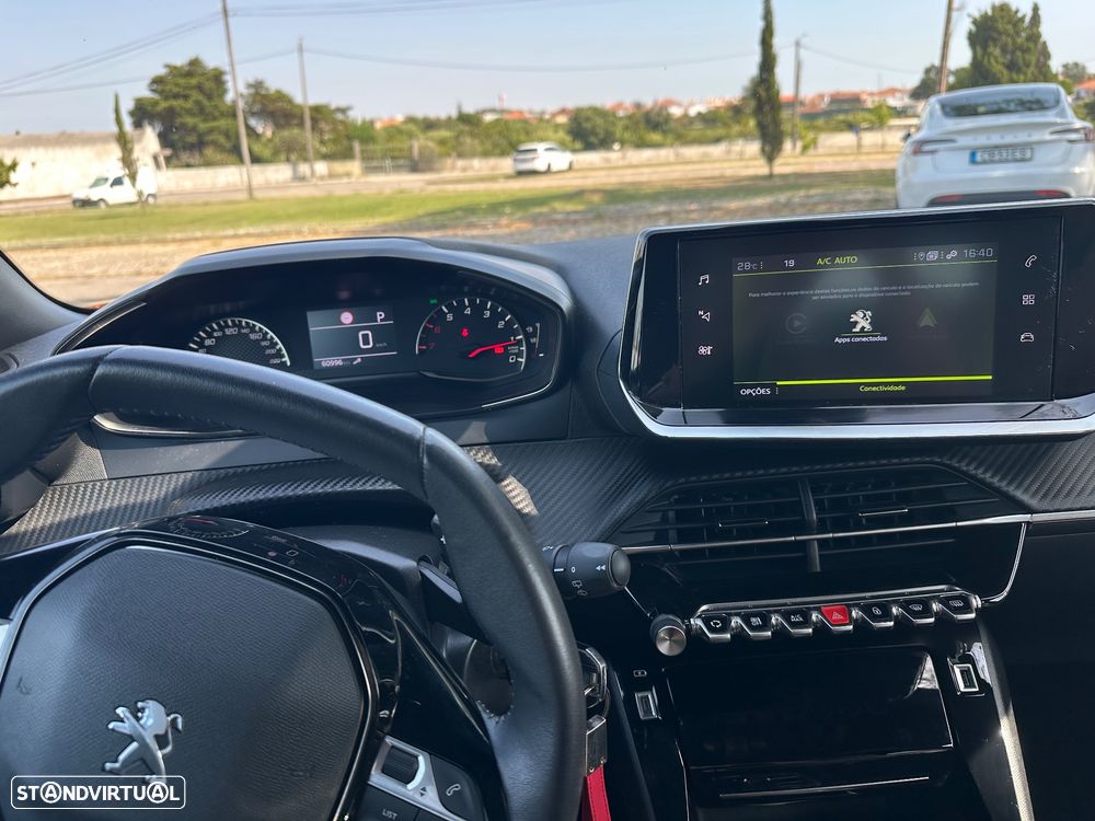 Peugeot 2008 PureTech 130 EAT8 Allure - 9