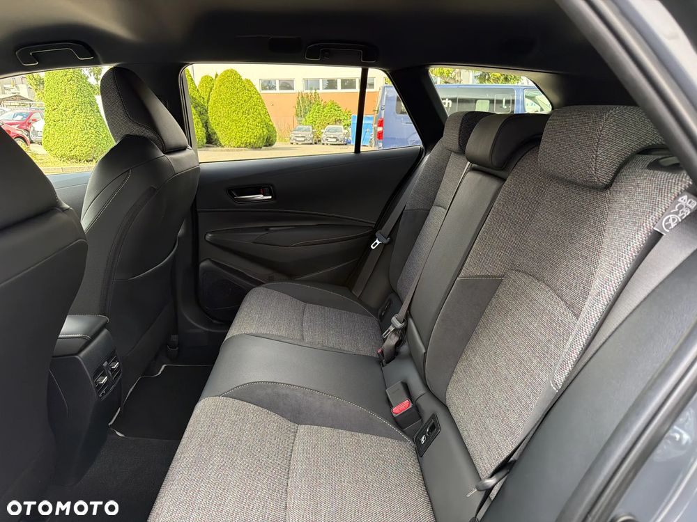 Toyota Corolla 1.8 Hybrid Style - 18
