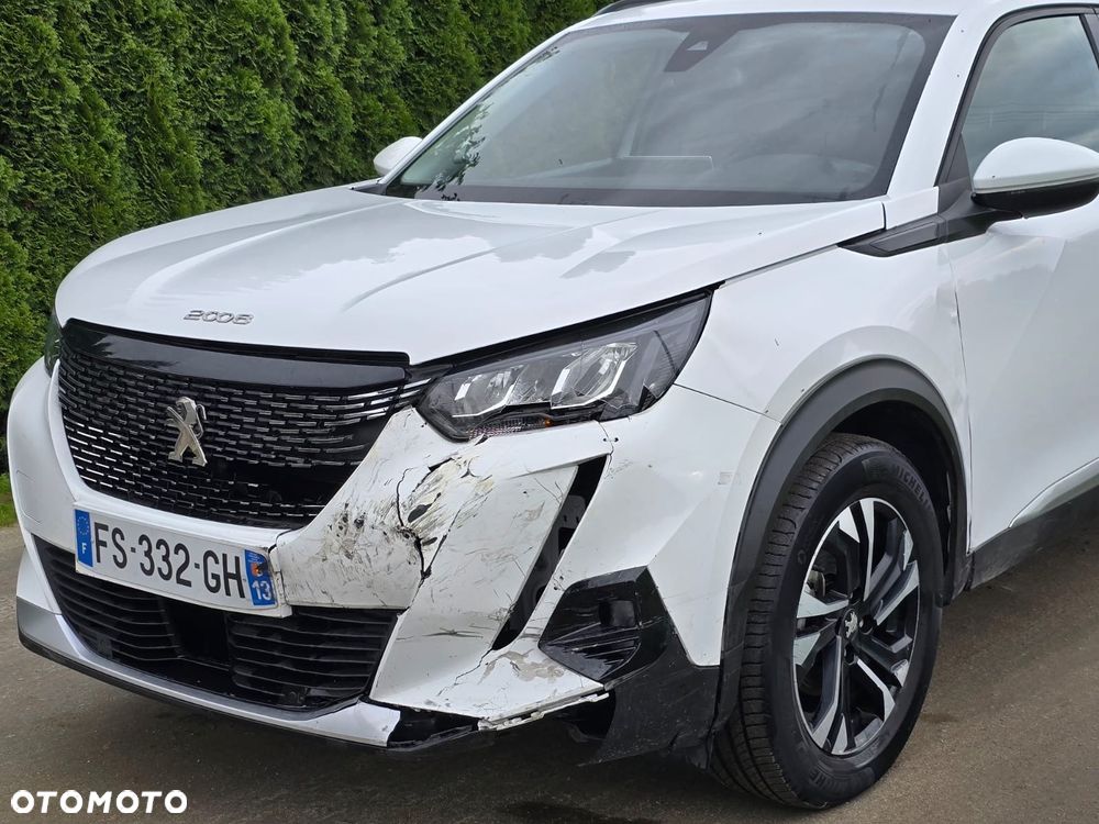 Peugeot 2008 - 8