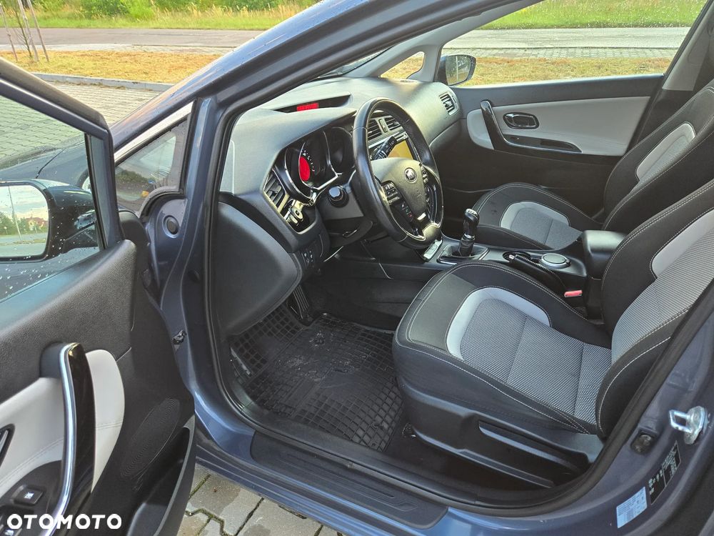 Kia Ceed - 9
