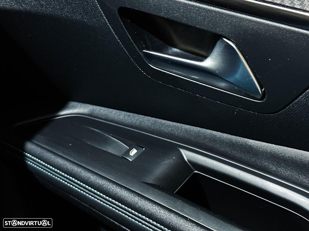 Peugeot 3008 1.2 Hybrid Allure Pack e-DCS6 - 31