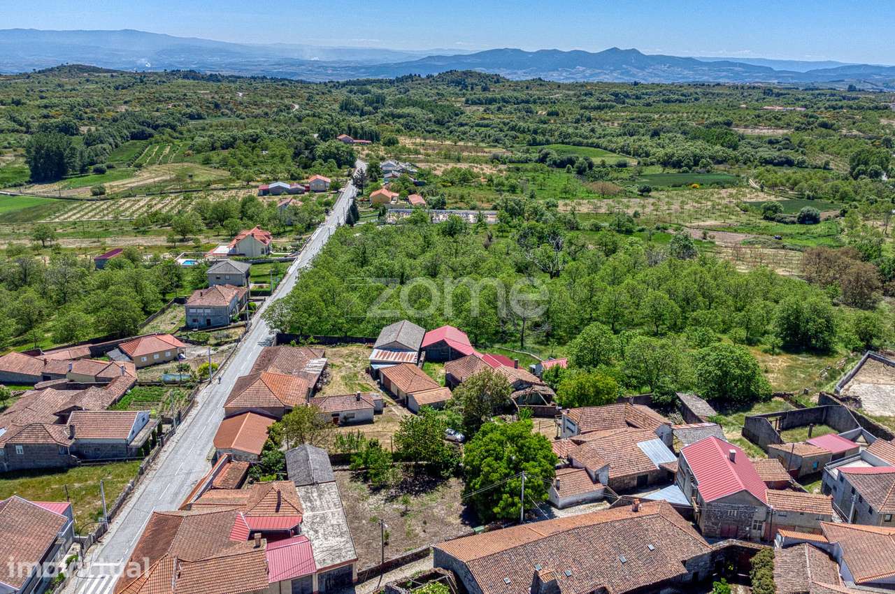 Moradia em pedra para reabilitar em Serapicos - Valpaços - Grande imagem: 5/60