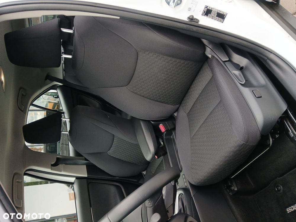 Toyota Yaris Cross Hybrid 1.5 Comfort - 40