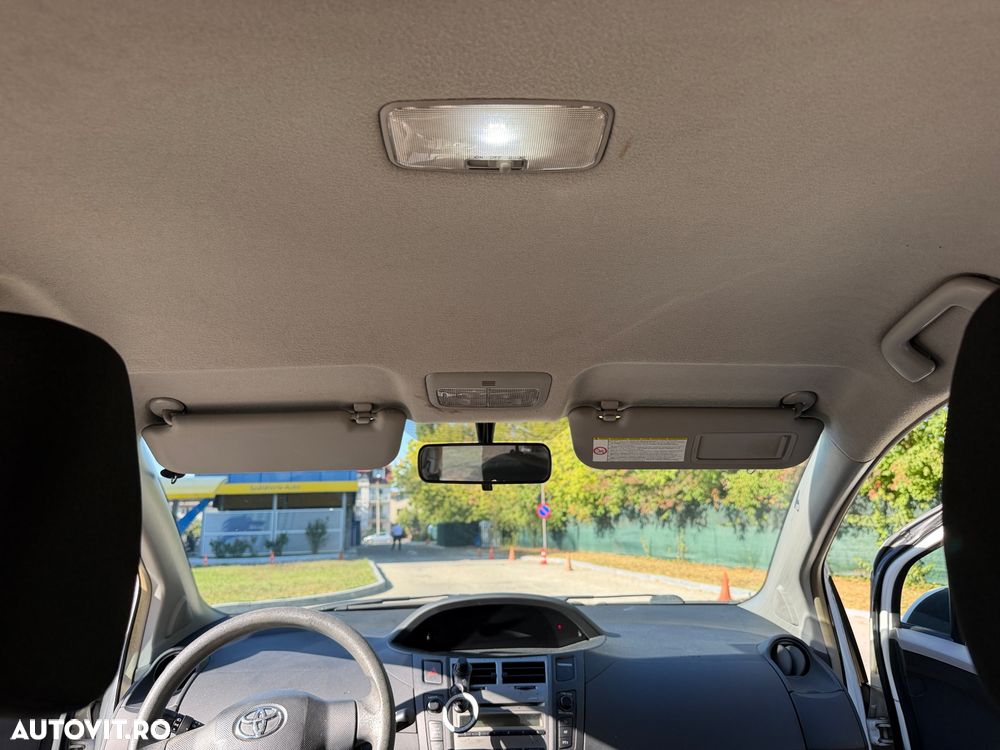 Toyota Yaris 1.0 VVT-i Terra - 23