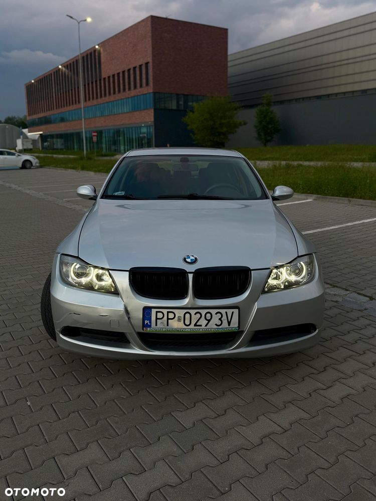 BMW Seria 3 320i - 3