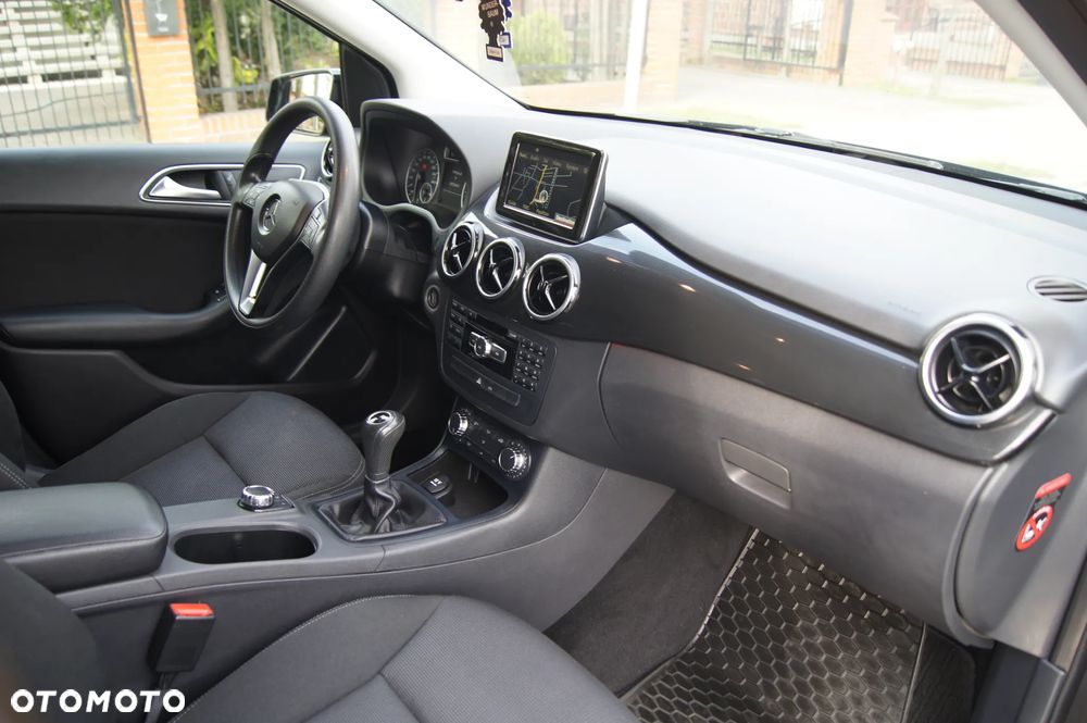 Mercedes-Benz Klasa B 180 CDI (BlueEFFICIENCY) - 21