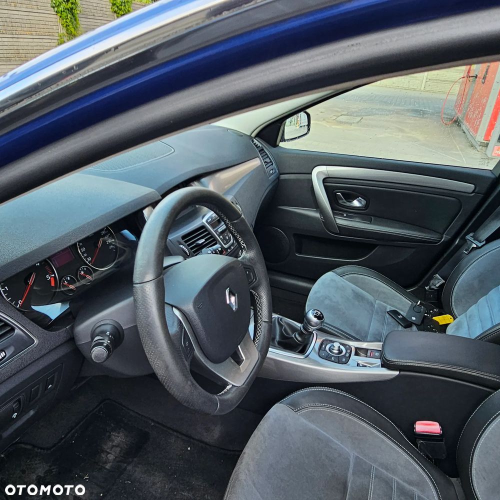 Renault Laguna dCi 180 FAP GT - 24