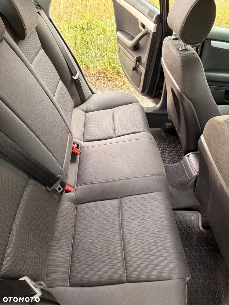Audi A4 Limousine 2.0 TDI DPF - 13