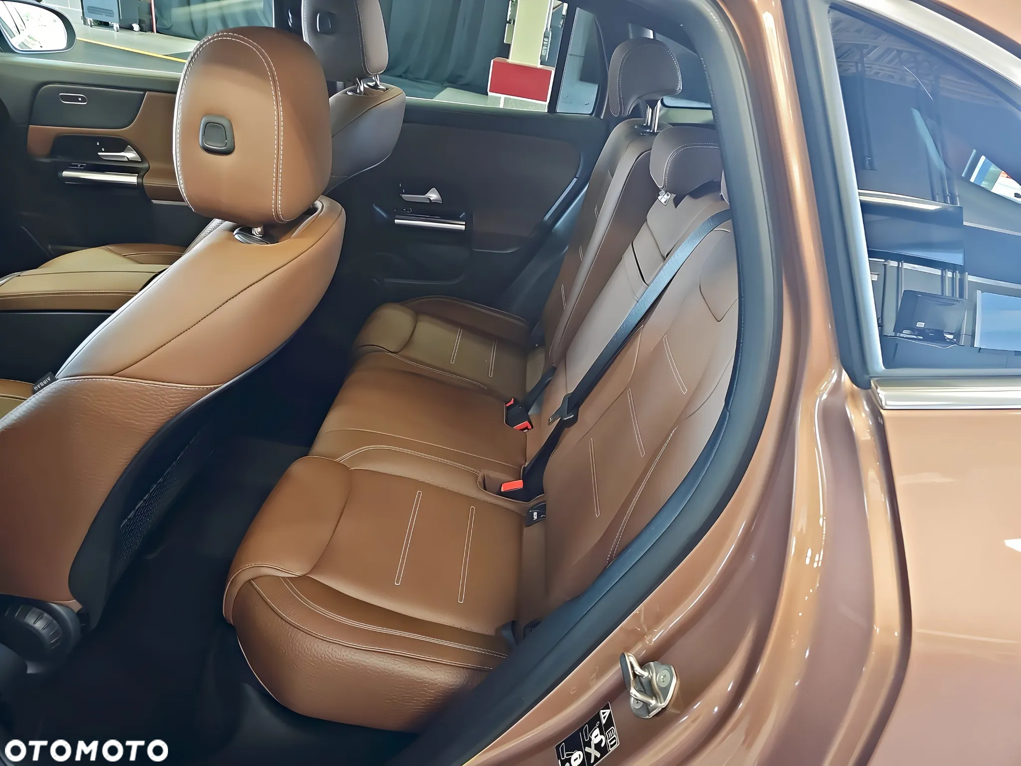Mercedes-Benz GLA 250 4-Matic AMG Line - 11