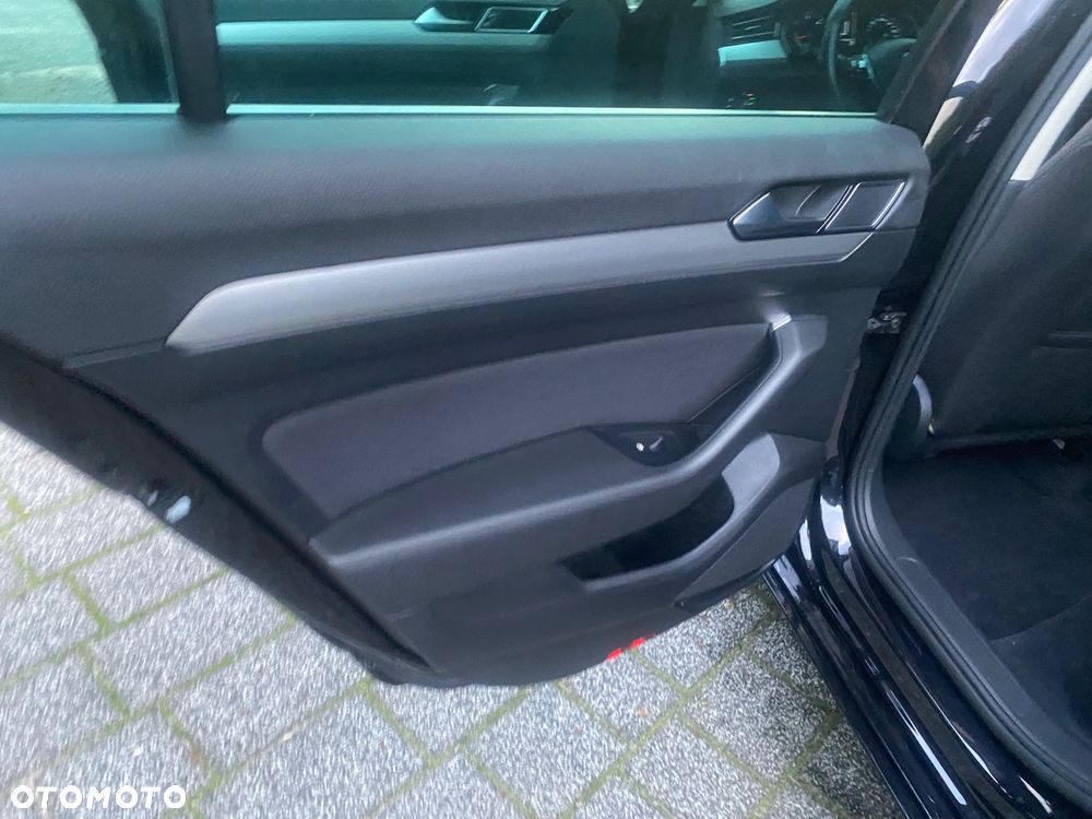 Volkswagen Passat 2.0 TDI (BlueMotion Technology) DSG Comfortline - 19