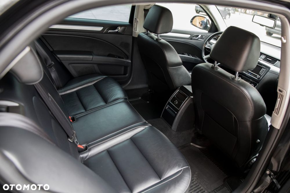 Skoda Superb 2.0 TDI 4x4 Elegance DSG - 15