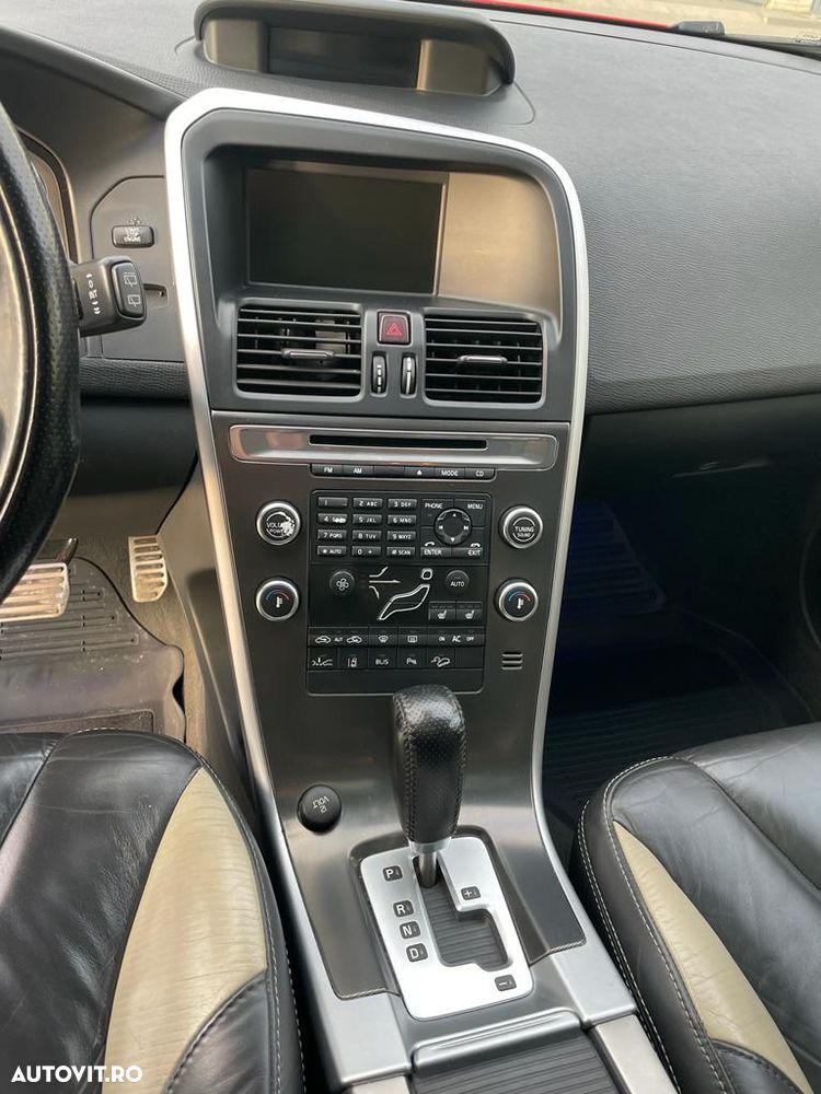 Volvo XC 60 D5 AWD Geartronic Kinetic - 8