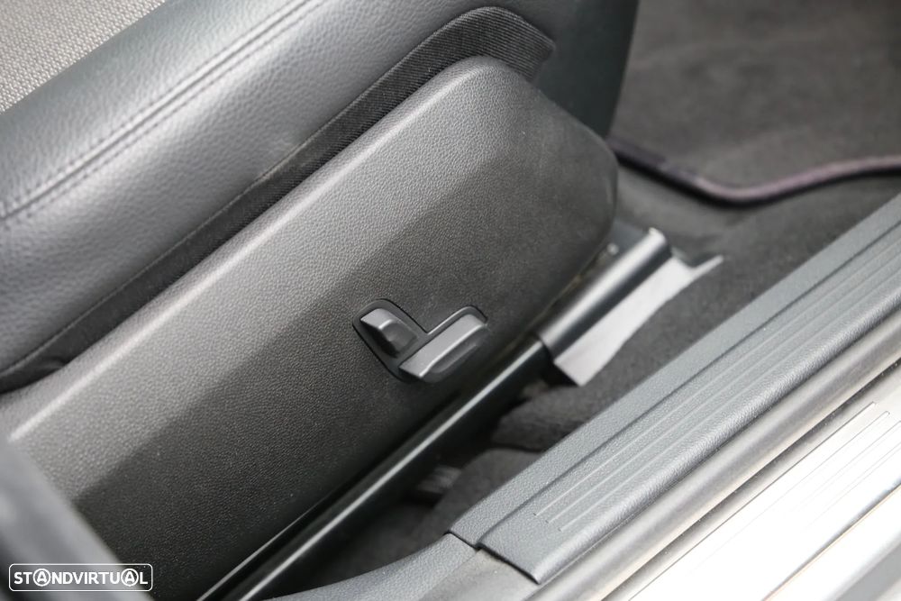 Mercedes-Benz E 300 Bluetec Hybrid Avantgarde - 10