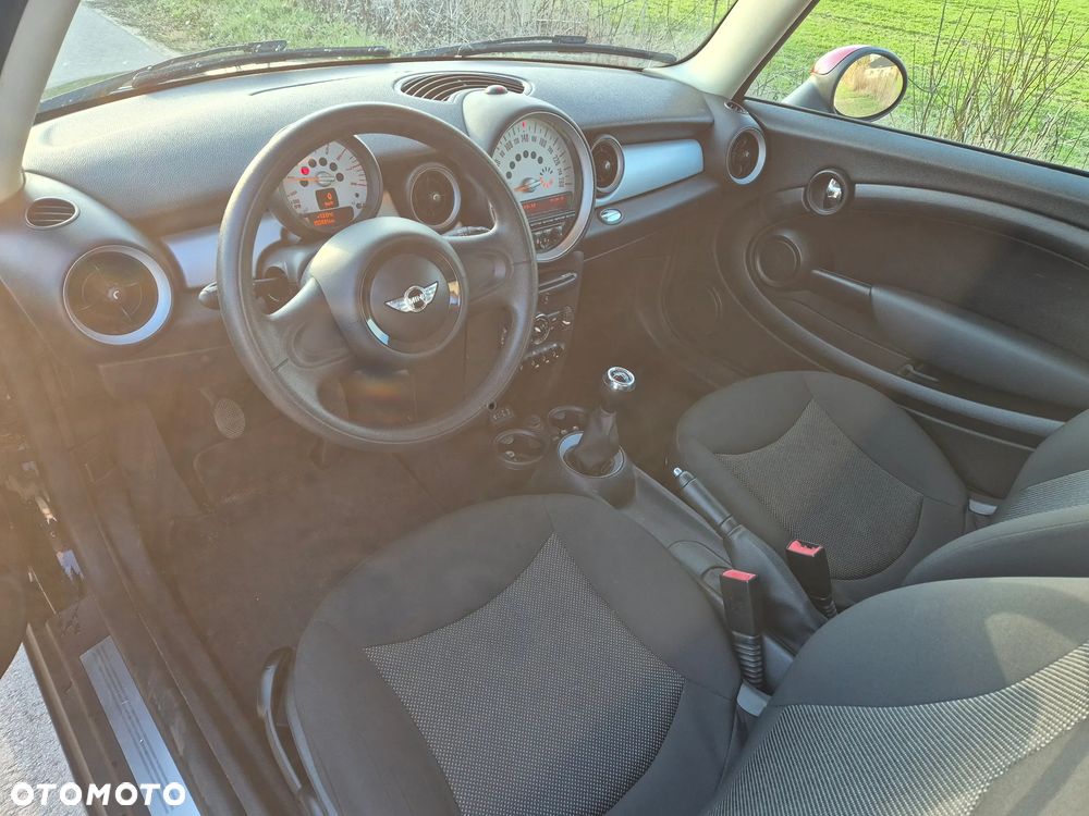 MINI Cooper Standard - 8