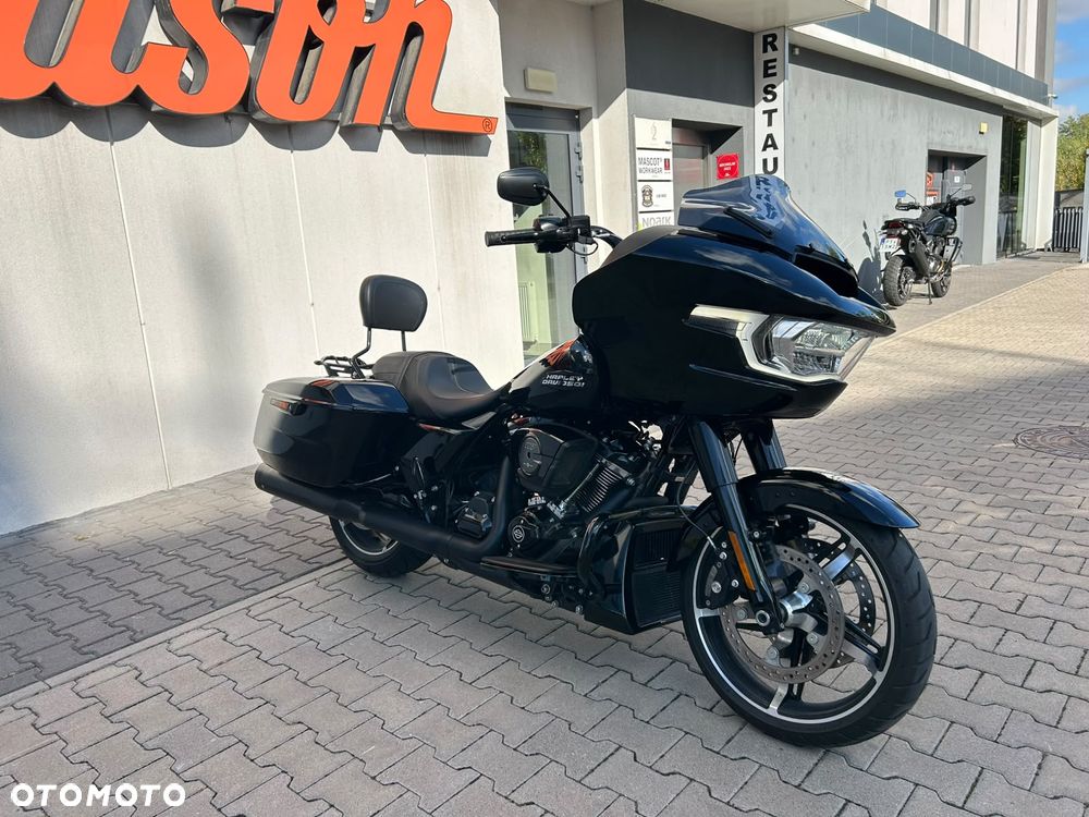 Harley-Davidson Touring Road Glide - 21