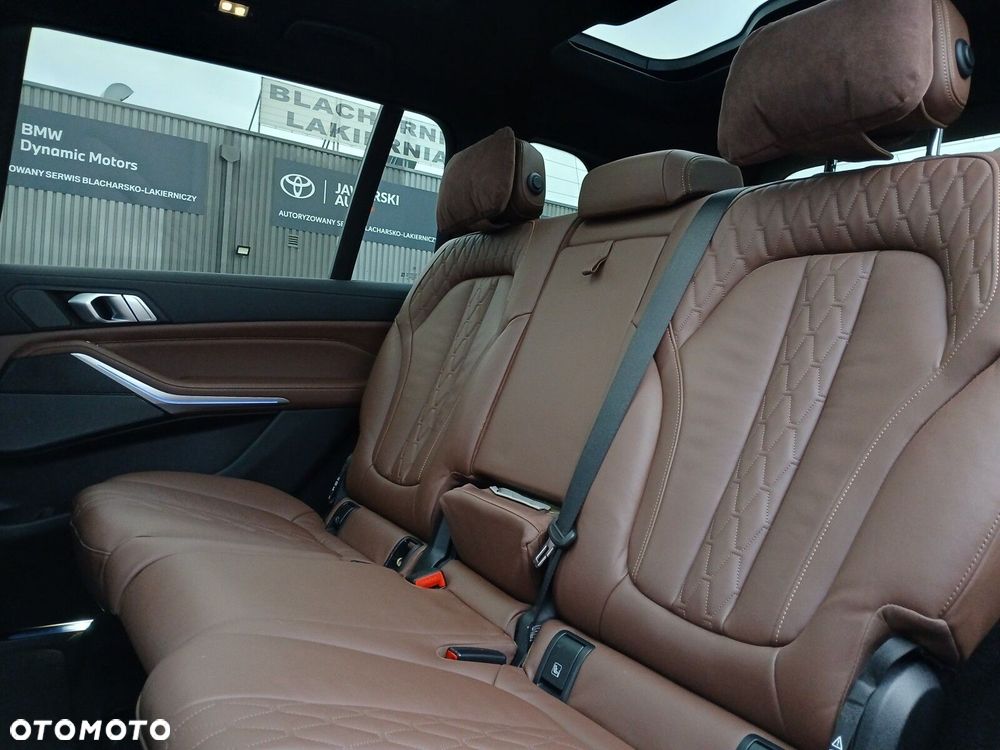 BMW X7 - 23