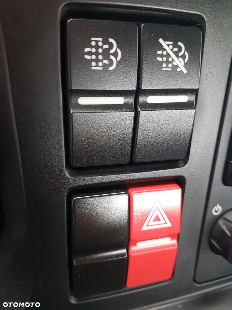 MAN TGL 12.220 HAKOWIEC SKIBICKI 4x2 KLIMA HAKOWIEC DO KONTENERÓW MANUAL 12T POD KONTENERY - 35