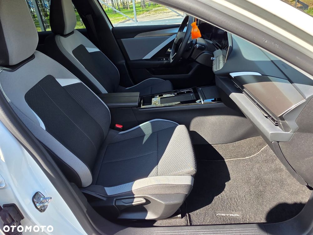 Opel Astra 1.6 T Plug-in Hybrid GSe - 22