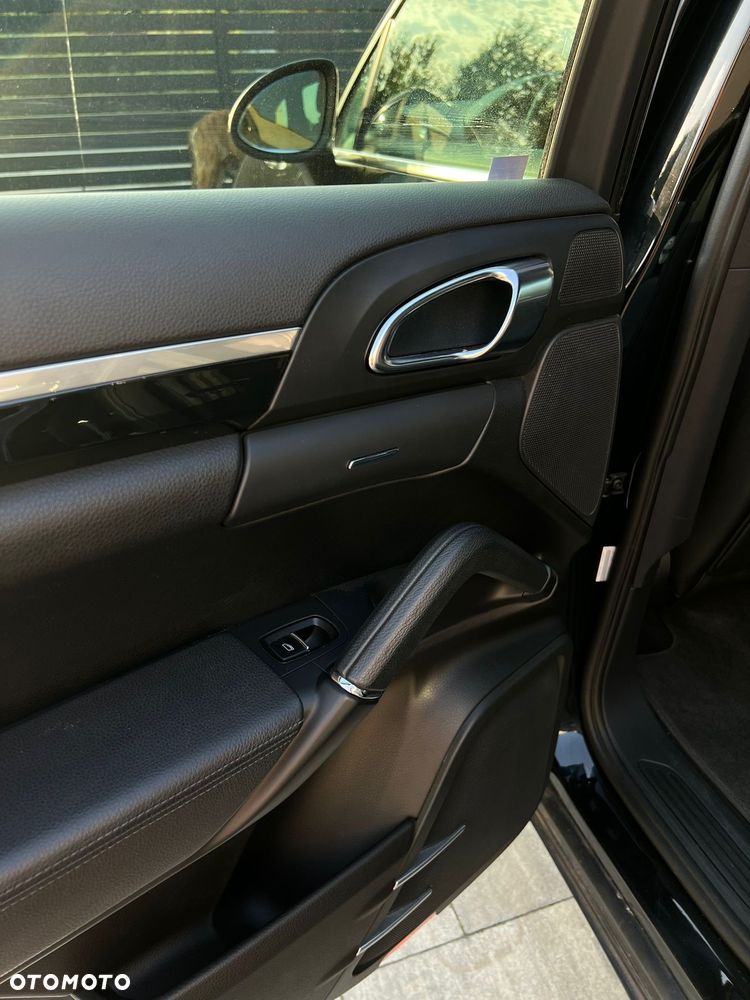 Porsche Cayenne - 16