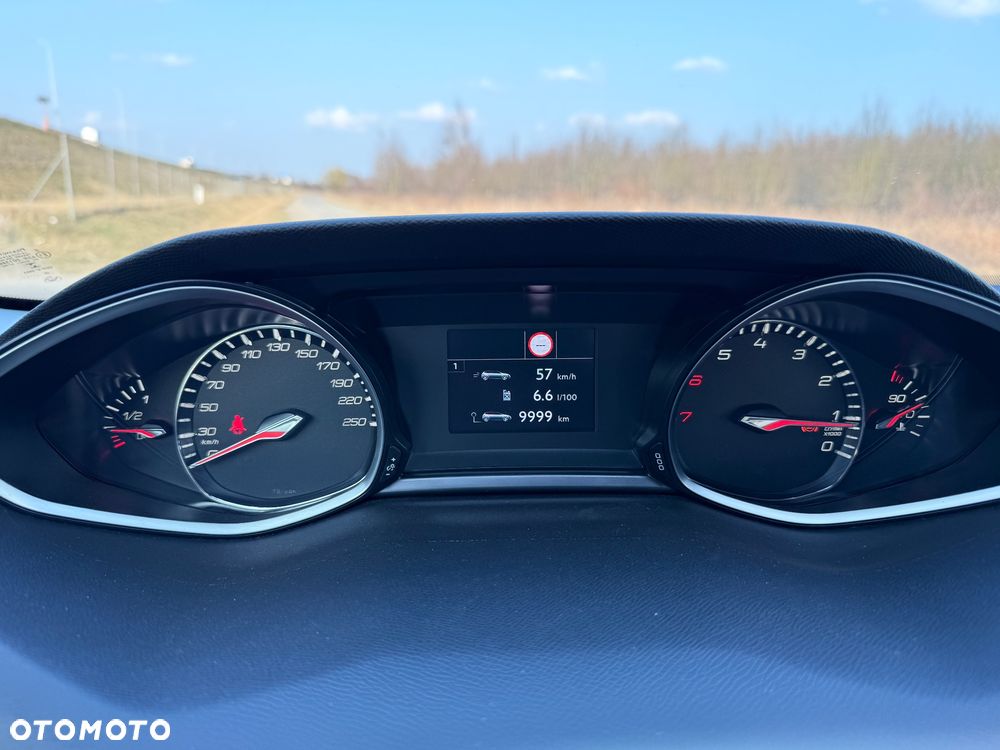 Peugeot 308 1.2 PureTech GPF Allure Pack S&S - 38