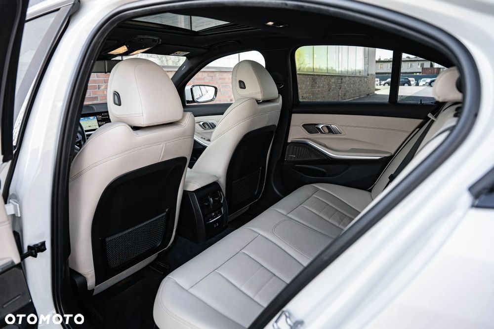 BMW Seria 3 320i M Sport sport - 20