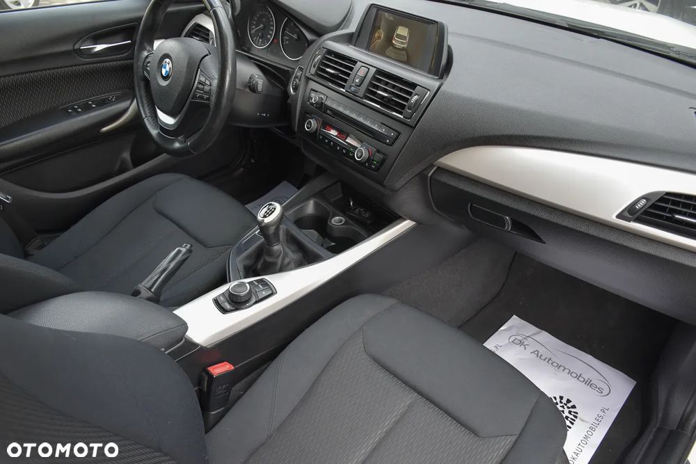 BMW Seria 1 116i - 24