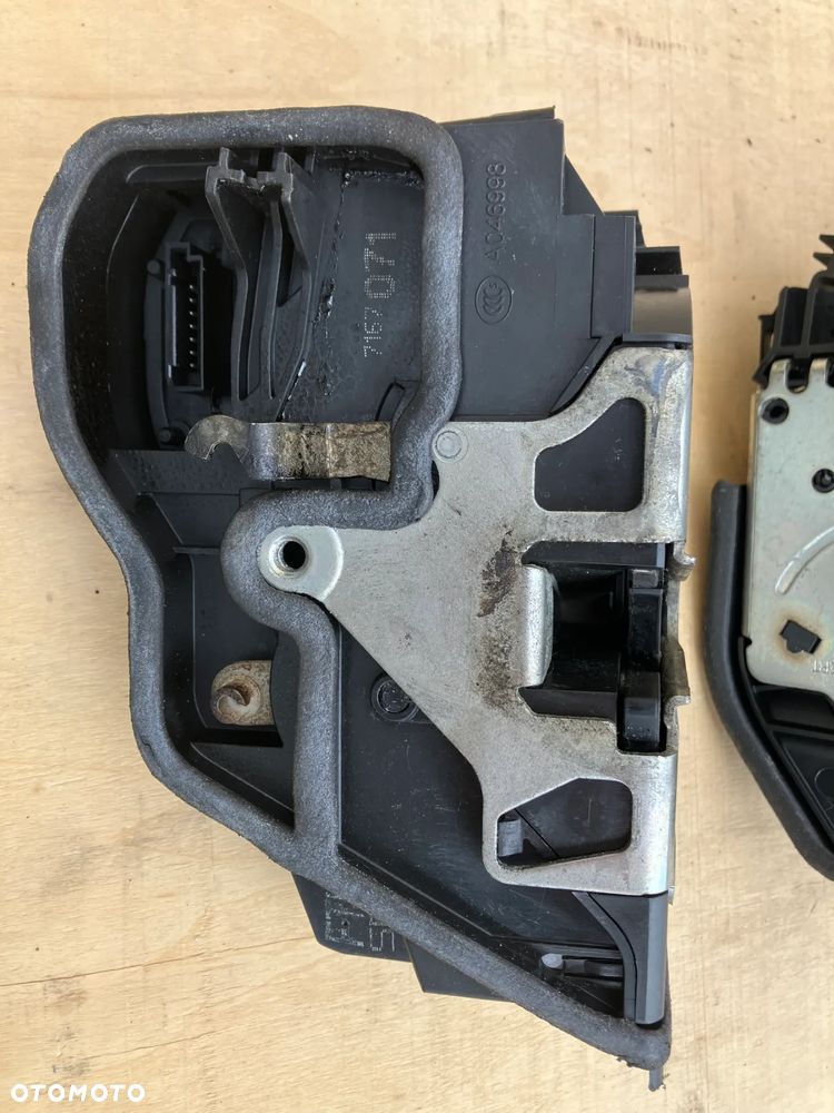 Zamek drzwi BMW E60 E61 E90 E91 E70 E92 E92 F01 F10 Lewy Prawy Przód Tył 7167071 7167074 7167075 7167076 - 5