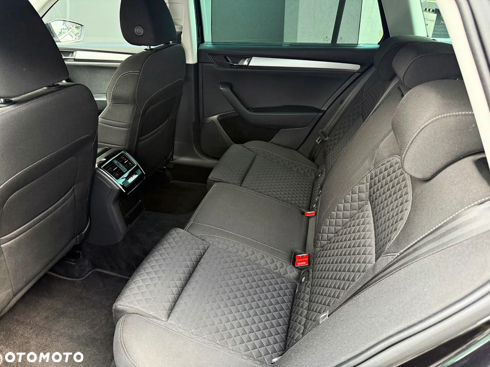 Skoda Superb 1.8 TSI DSG SportLine - 16