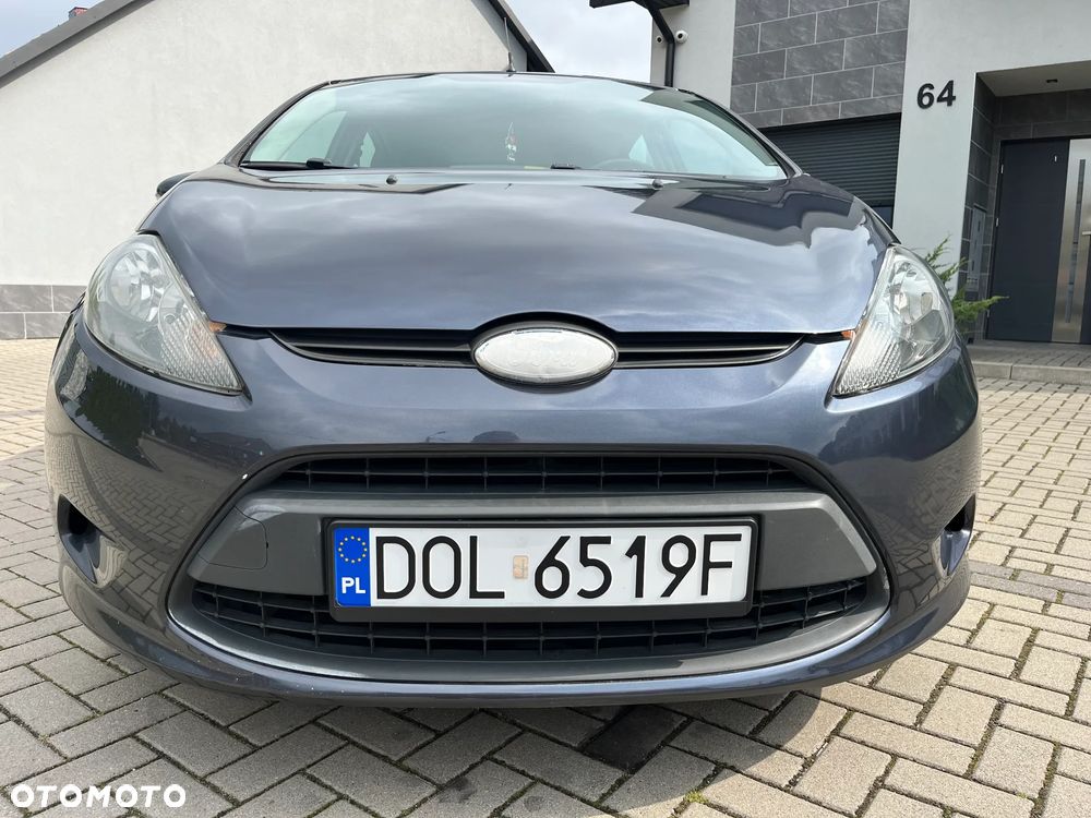 Ford Fiesta 1.6 TDCI SYNC Edition - 10