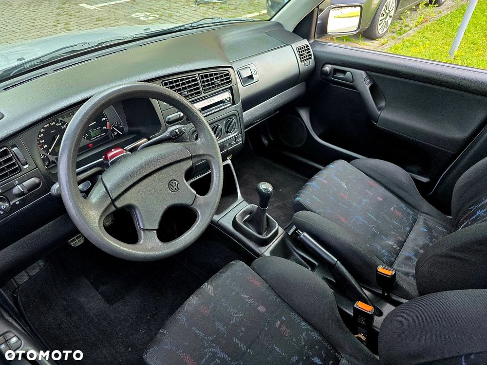 Volkswagen Golf - 12