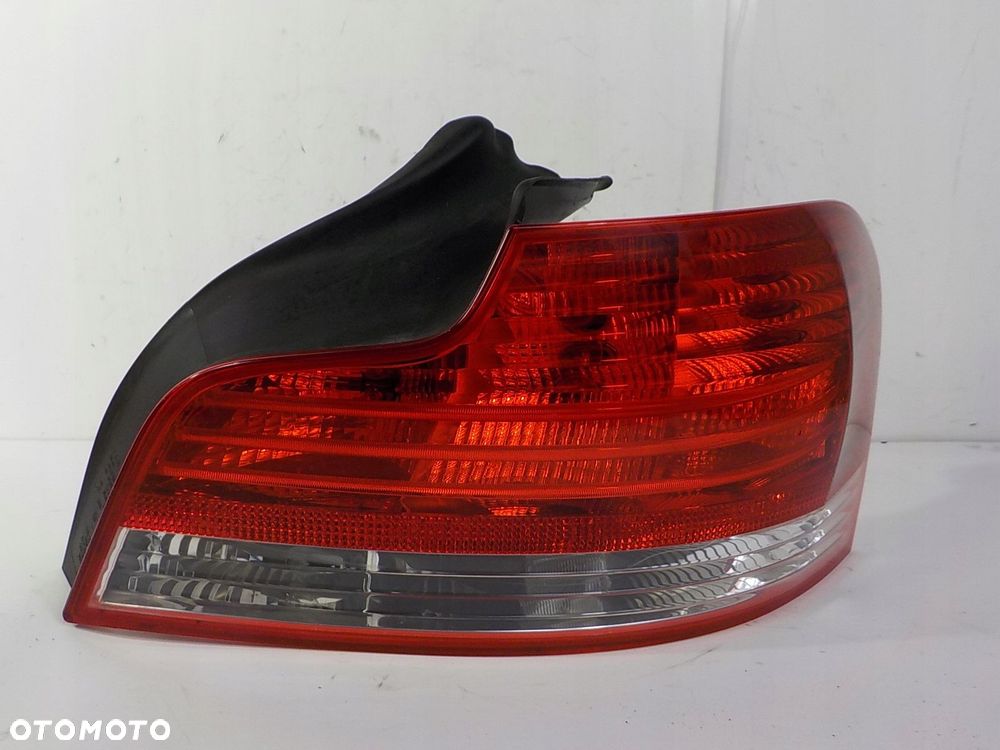 BMW 1 E82 E88 LAMPA PRAWA TYŁ TYLNA - 1