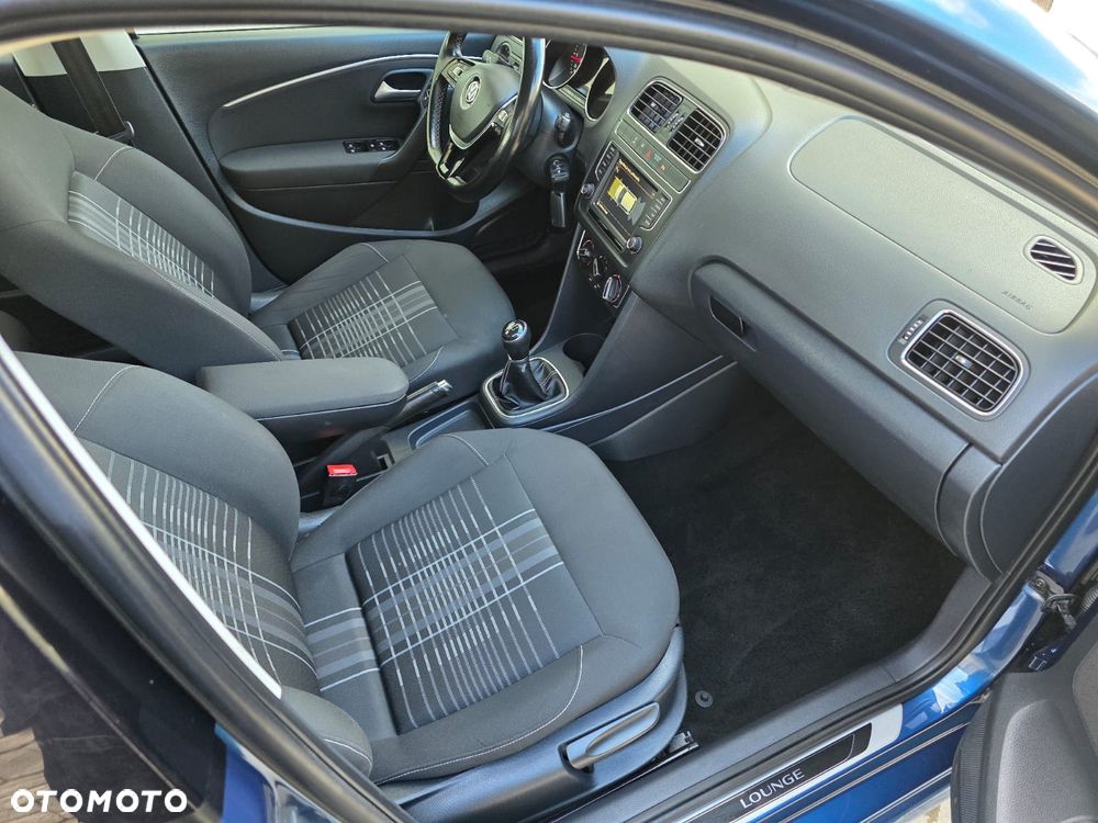 Volkswagen Polo 1.4 TDI Blue Motion Technology Lounge - 16