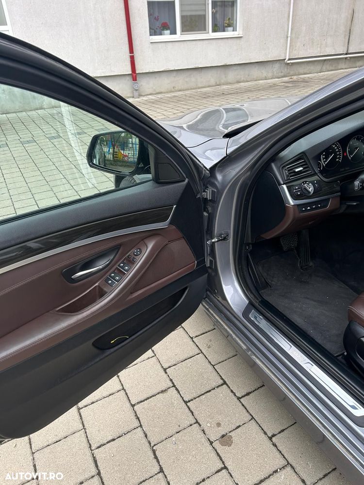 BMW Seria 5 525d xDrive AT - 8