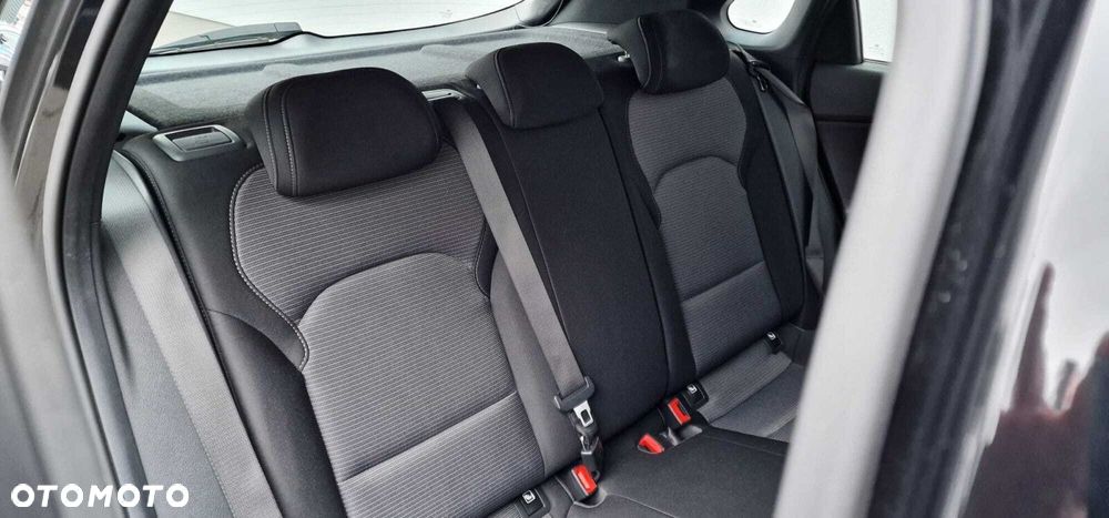 Hyundai i30 1.5 DPI Classic + - 15