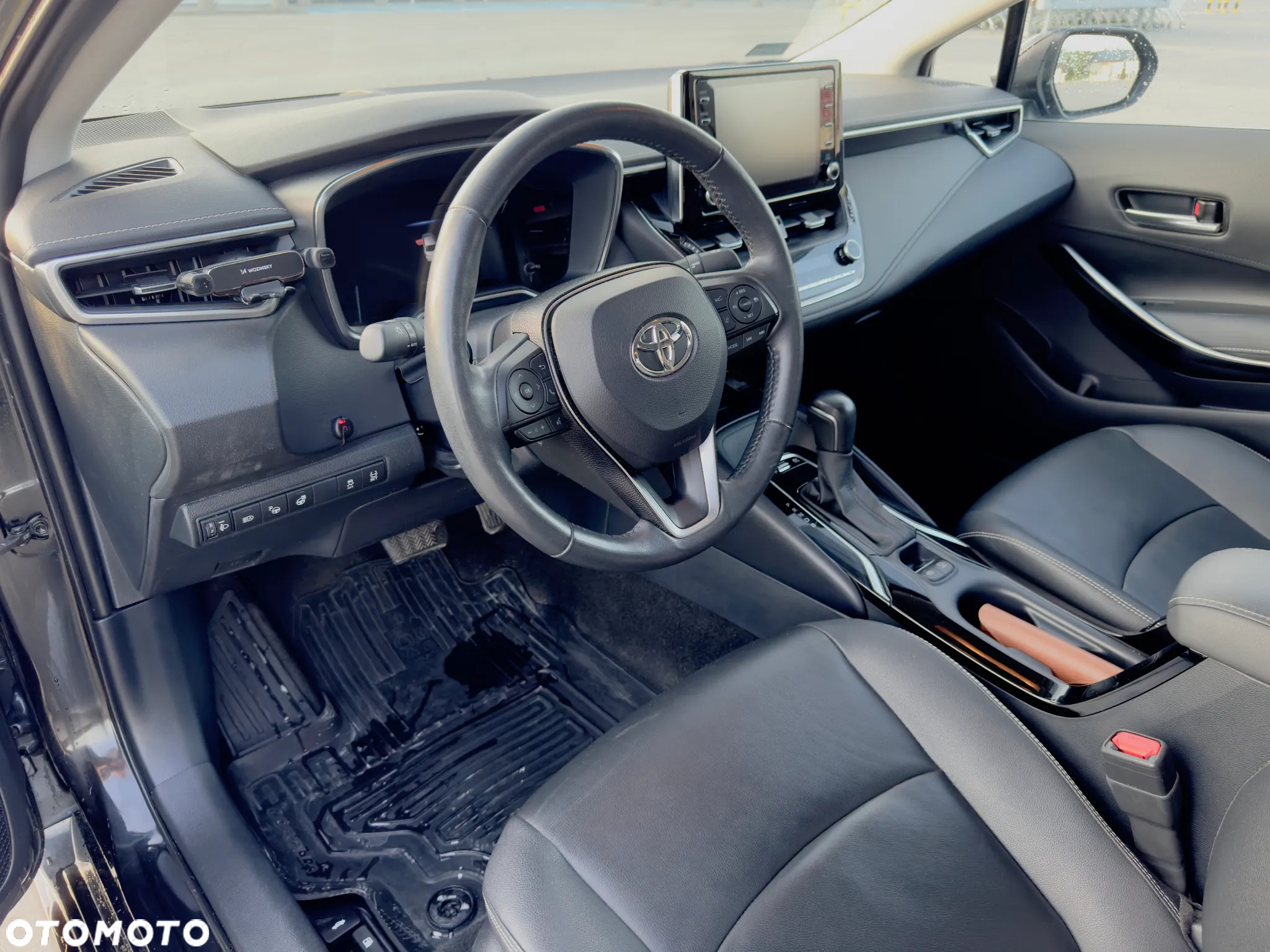 Toyota Corolla 1.8 Hybrid Executive - 13