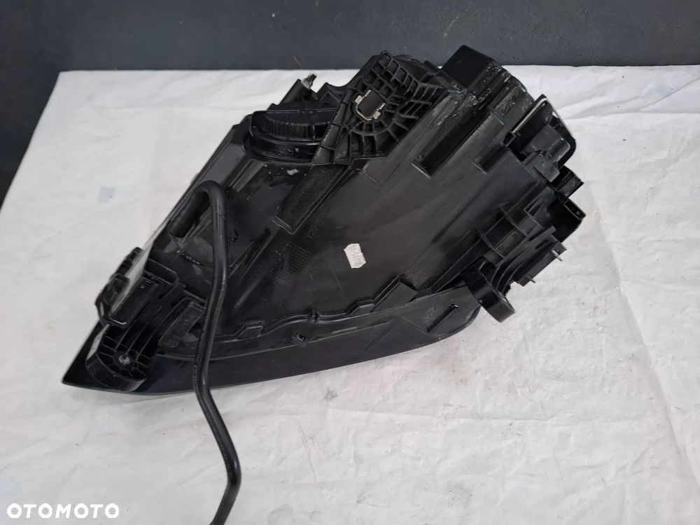 AUDI Q2 LAMPA PRRAWY PRZÓD - 5
