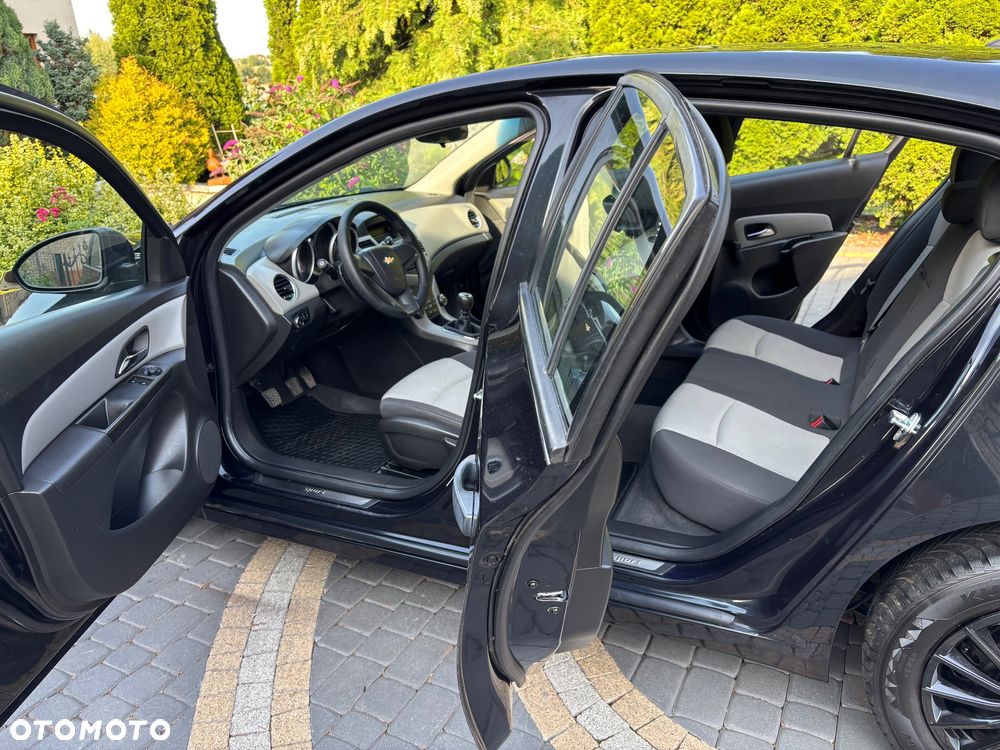 Chevrolet Cruze 1.6 LS - 6
