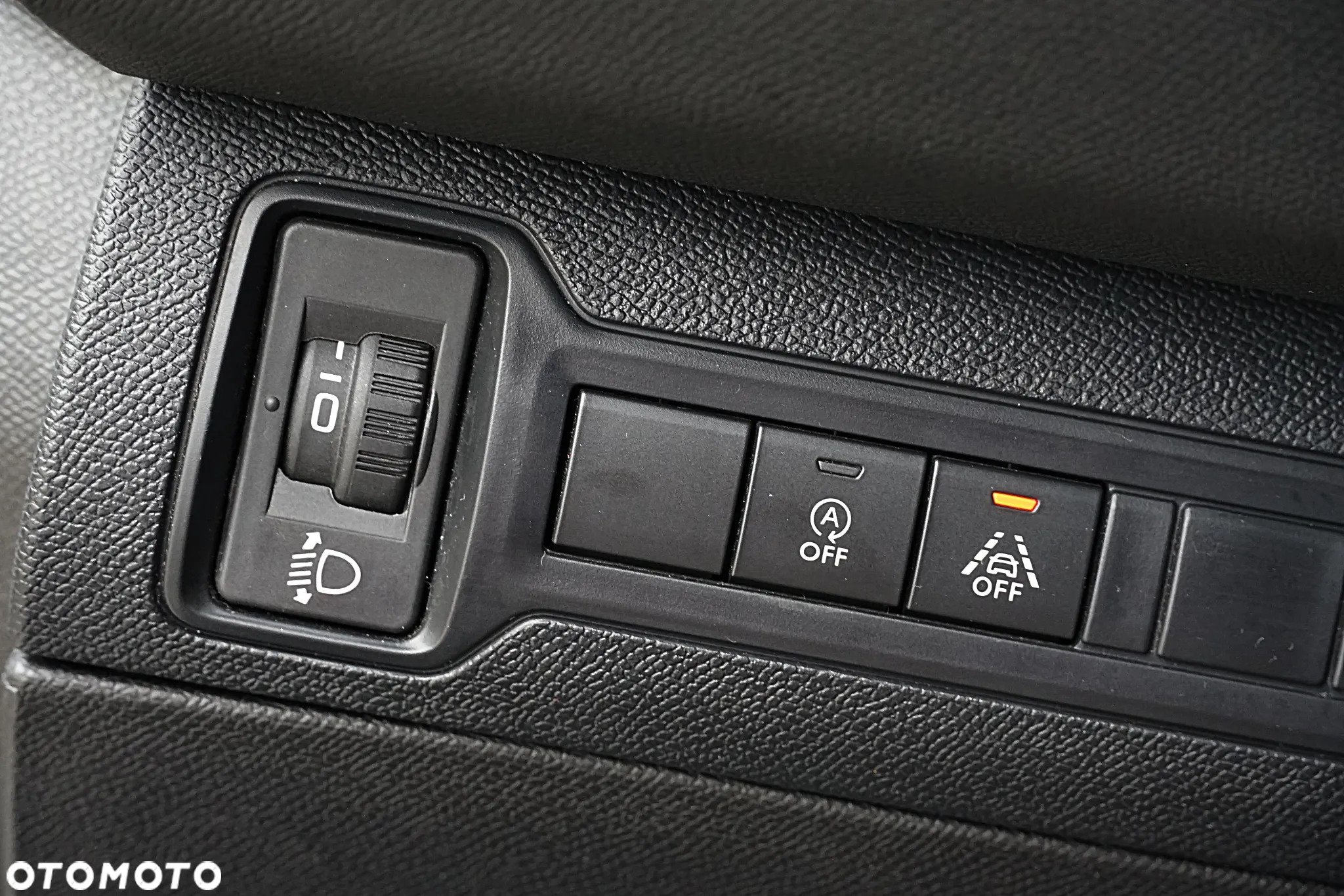 Peugeot 308 BlueHDi FAP 130 EAT8 Stop & Start Tech Edition - 36