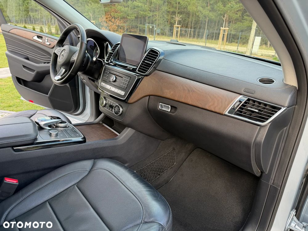 Mercedes-Benz GLE - 30