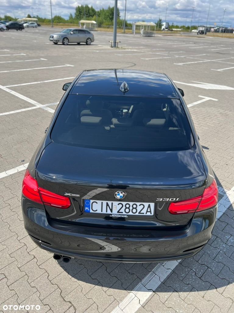 BMW Seria 3 330i xDrive Sport Line - 37
