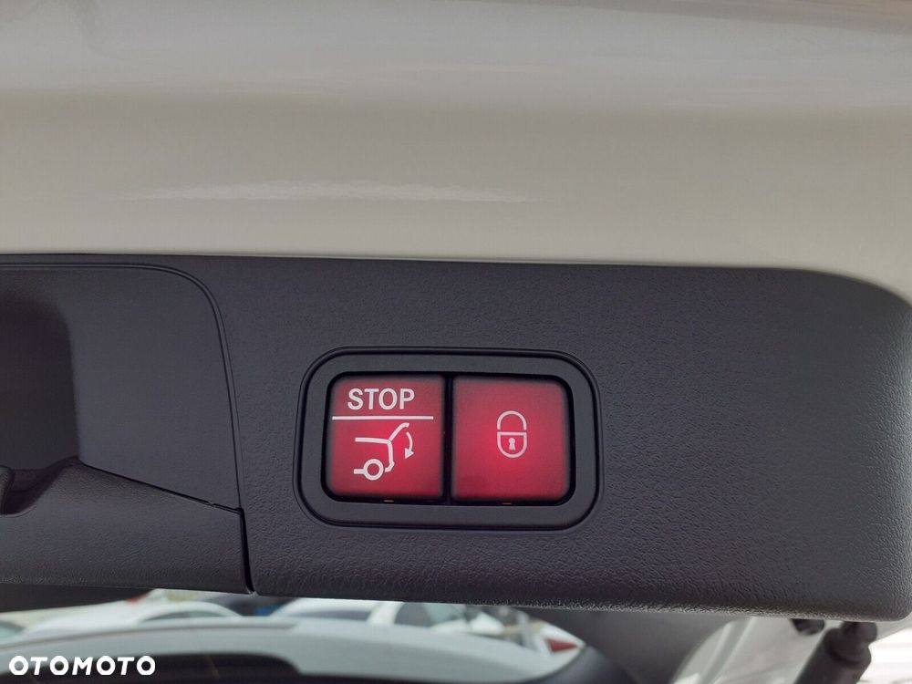 Mercedes-Benz EQB - 31