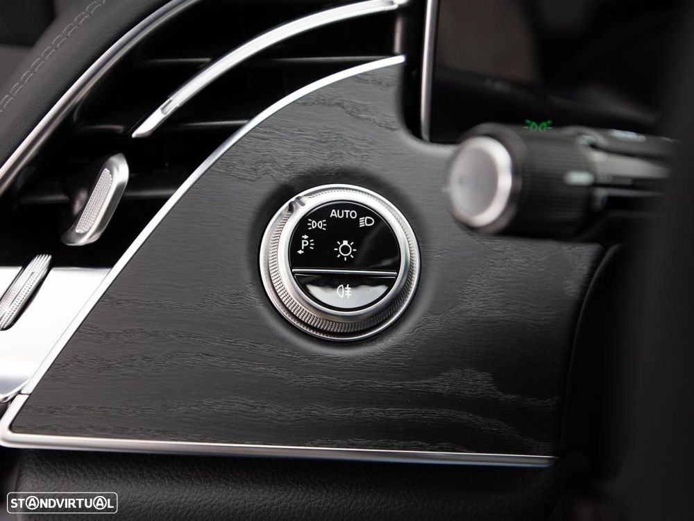 Mercedes-Benz E 220 d AMG Line - 16