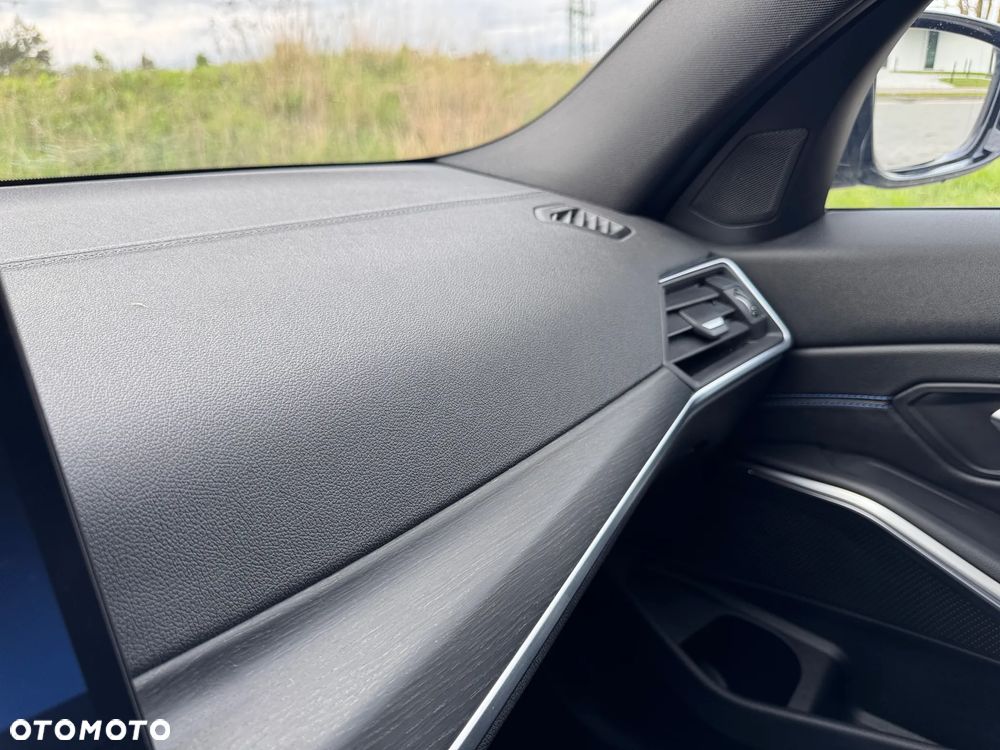BMW Seria 3 320d xDrive mHEV M Sport sport - 10