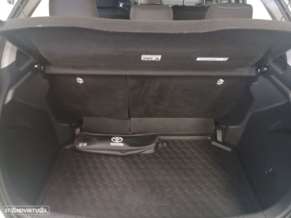 Toyota Yaris - 10