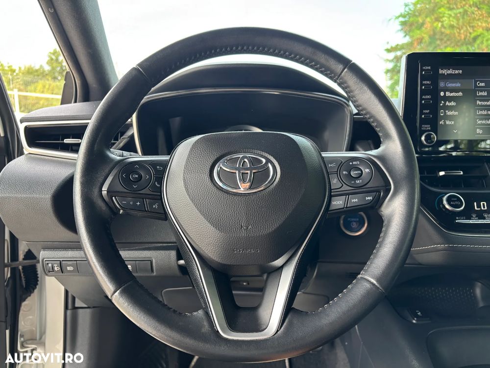 Toyota Corolla 1.8 HSD Business - 18